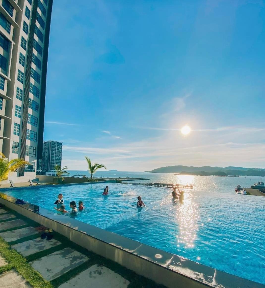 Seaview Luxury Condo Homestay 2Bed 2Bath Jesselton Quay By R2 Residence Kota Kinabalu Ngoại thất bức ảnh